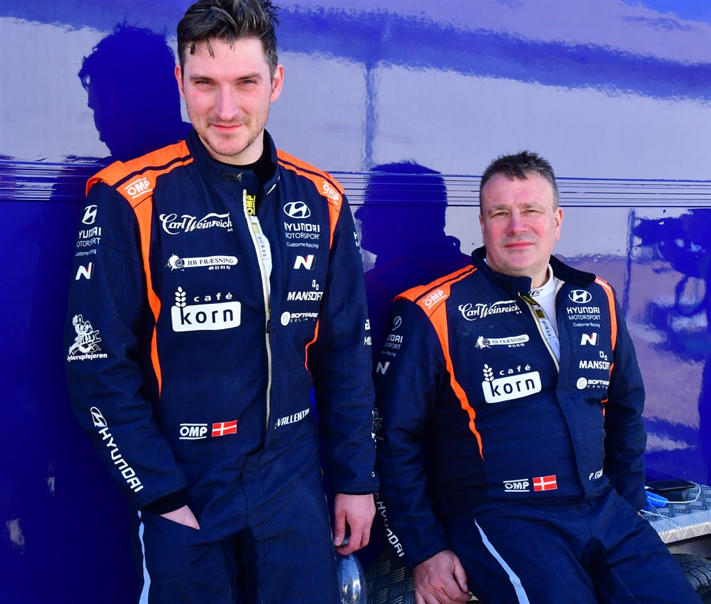 Simon Vallentin og Peter Egholm var i kamp med to andre hurtige Hyundai-team, og kun sekunder eller brøkdele deraf adskilte kombattanterne.
(Foto: Morten Dam, Specialpressen)